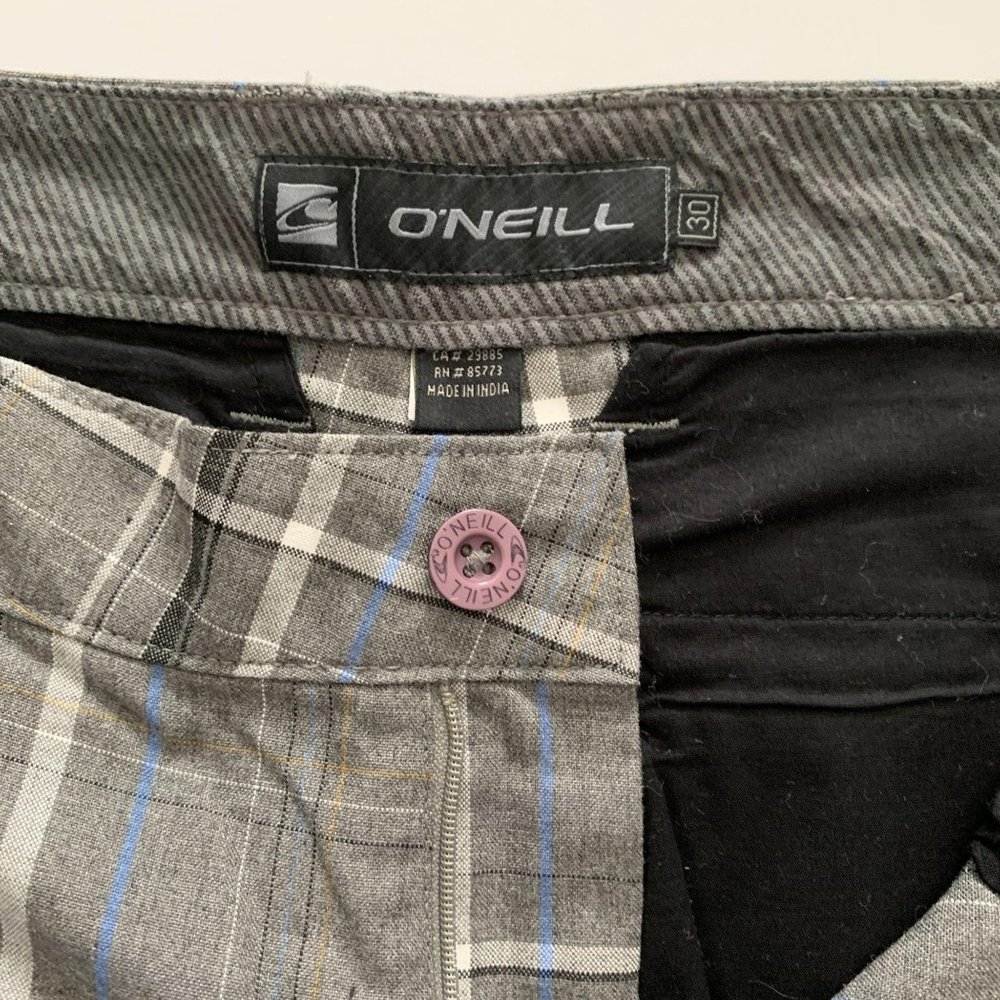 O'Neill Triumph Plaid Long Shorts NWOT Size 30 - Picture 8 of 10